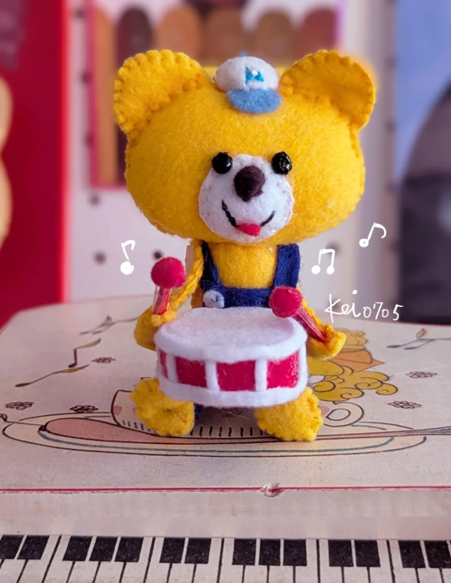 昔こんなおもちゃあったな〜と思って🐻🥁♬

スティックを作ったら完成だったのに、なかなか時間がなくて、やっと今日完成😊

#フェルト人形